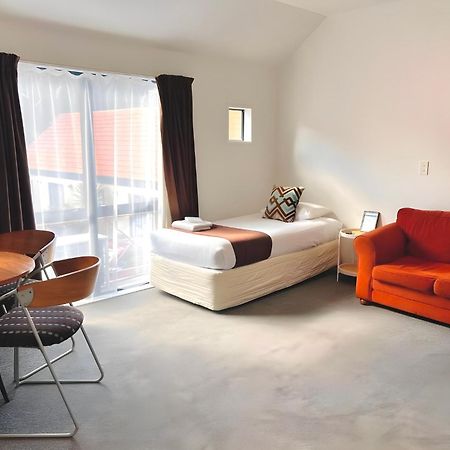 Bush Inn Court Motel Christchurch Bagian luar foto