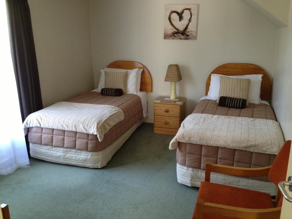 Bush Inn Court Motel Christchurch Bagian luar foto