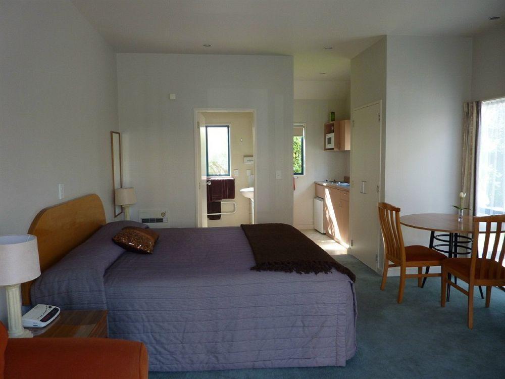 Bush Inn Court Motel Christchurch Bagian luar foto