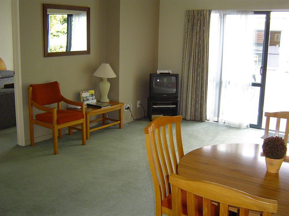 Bush Inn Court Motel Christchurch Bagian luar foto