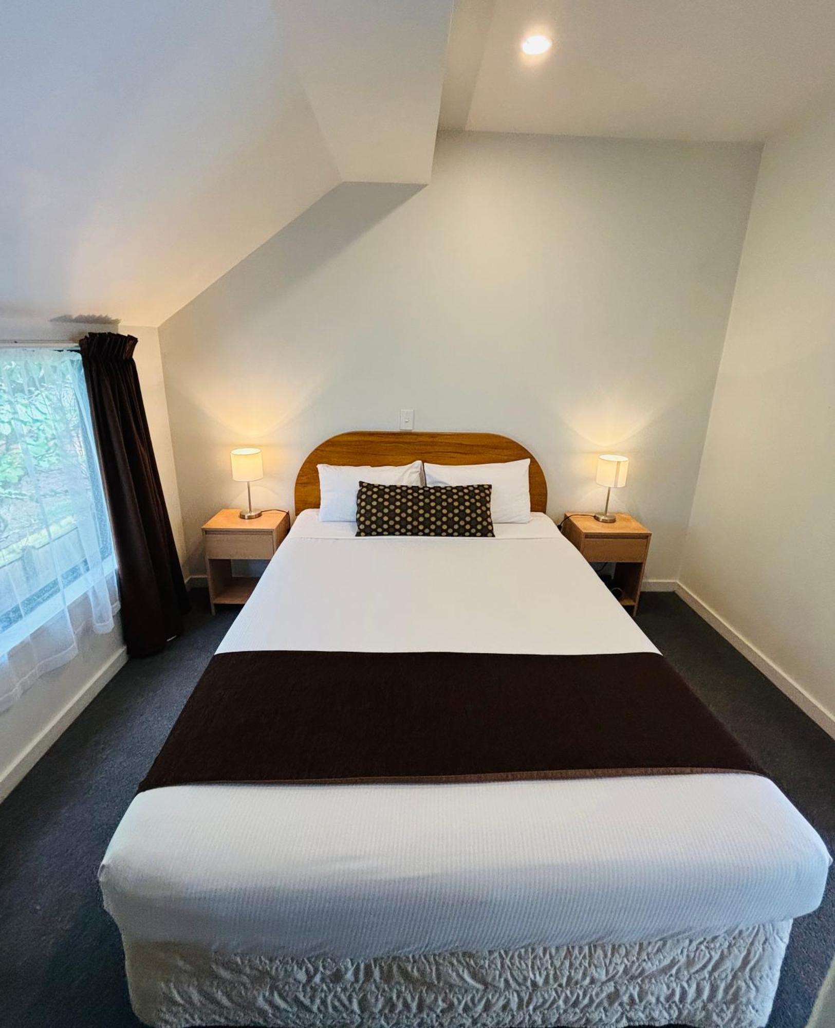 Bush Inn Court Motel Christchurch Bagian luar foto
