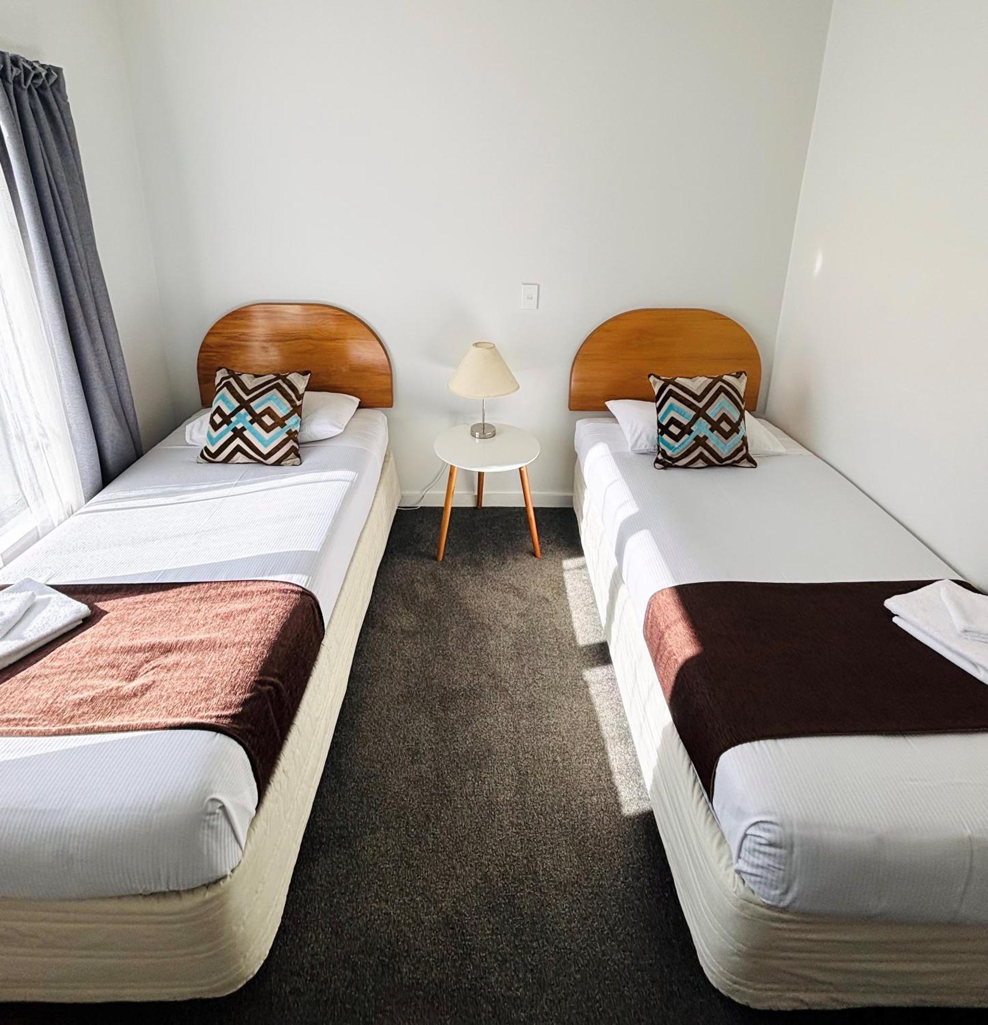 Bush Inn Court Motel Christchurch Bagian luar foto