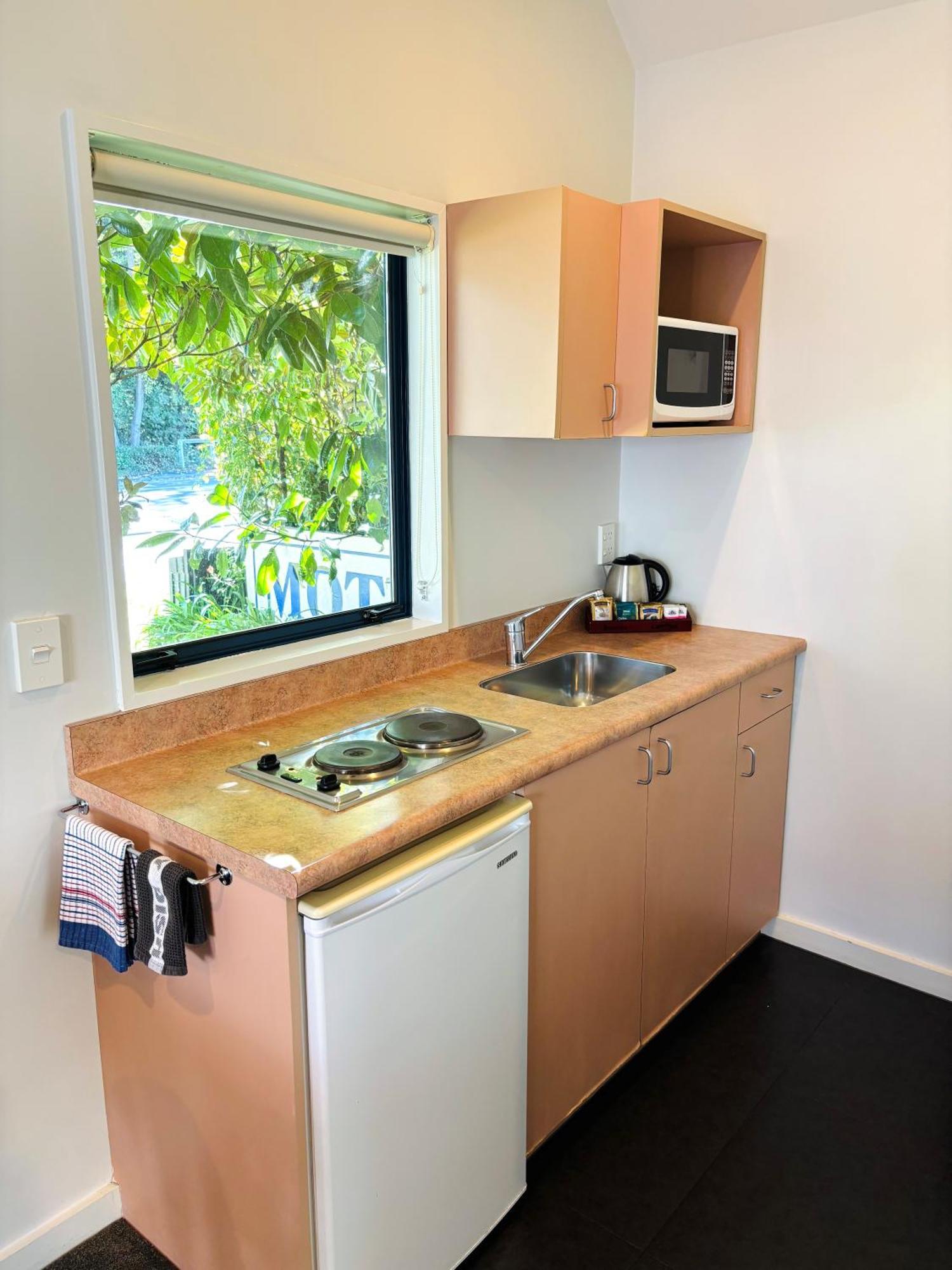 Bush Inn Court Motel Christchurch Bagian luar foto