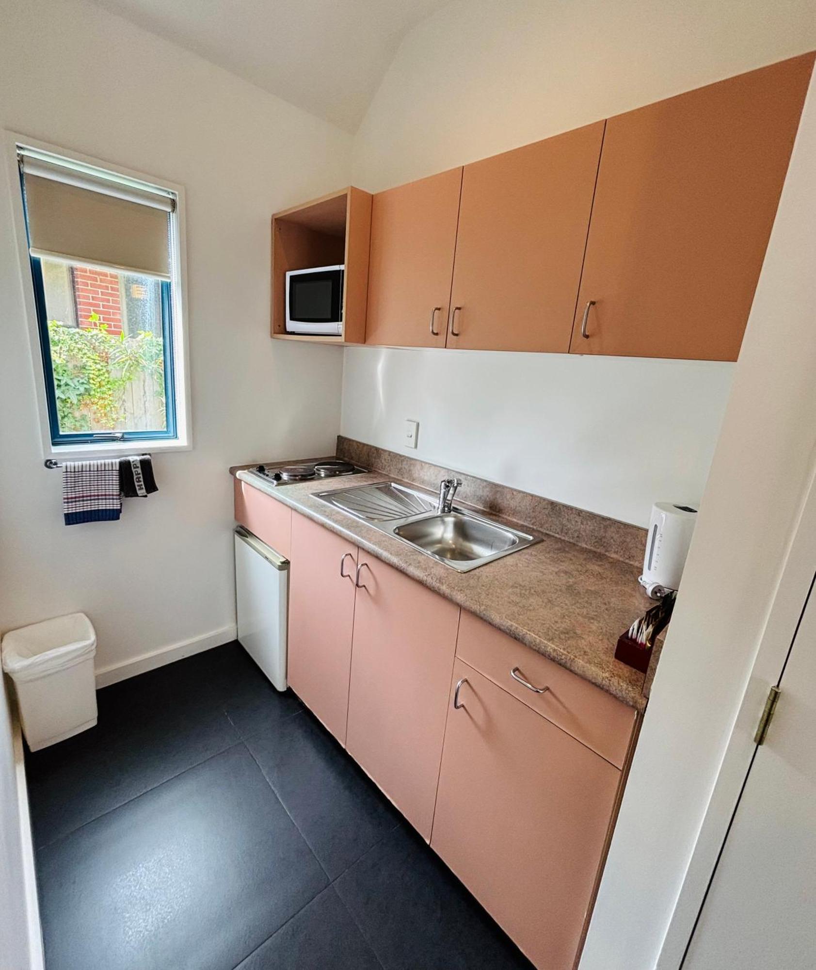 Bush Inn Court Motel Christchurch Bagian luar foto