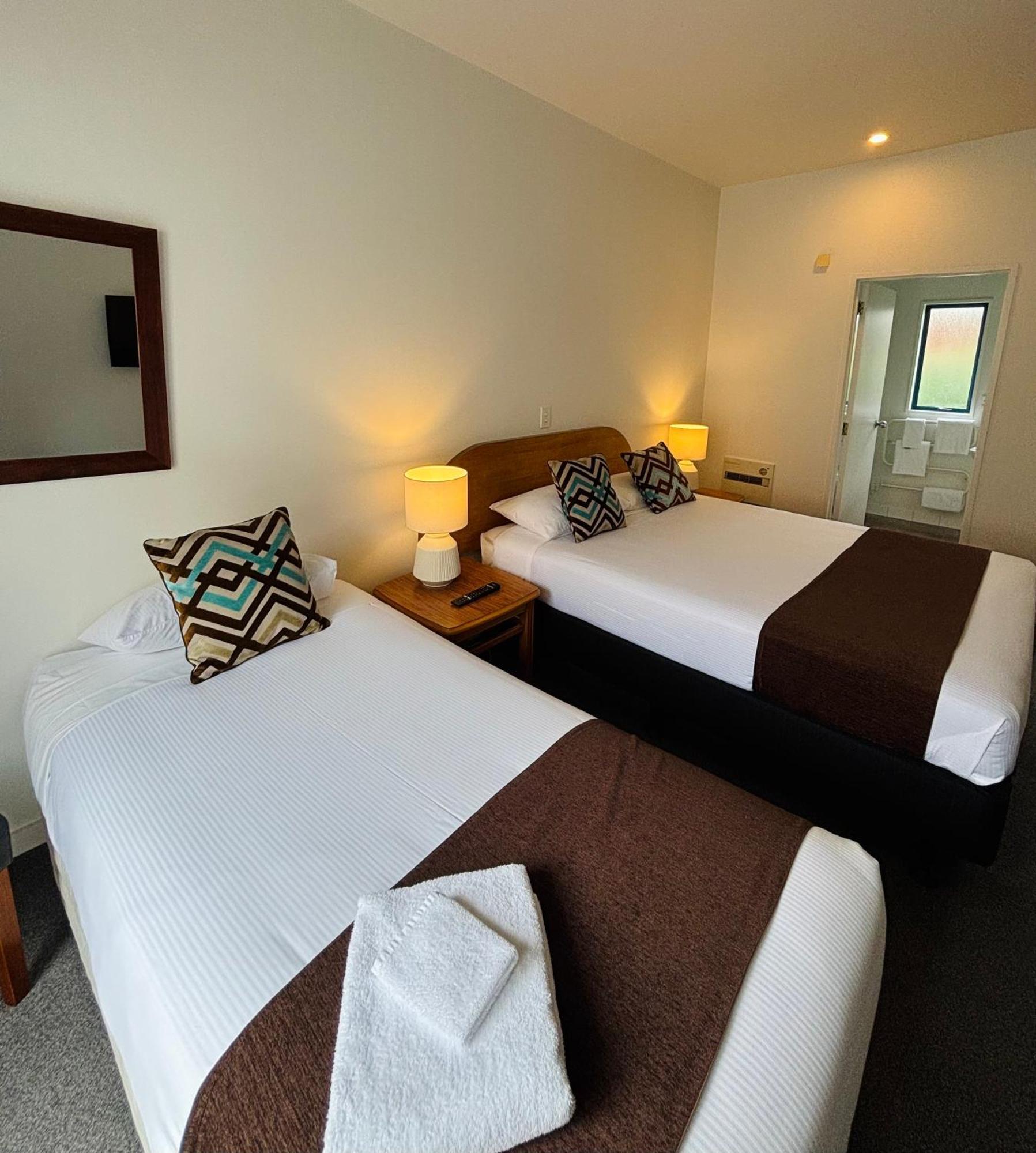 Bush Inn Court Motel Christchurch Bagian luar foto
