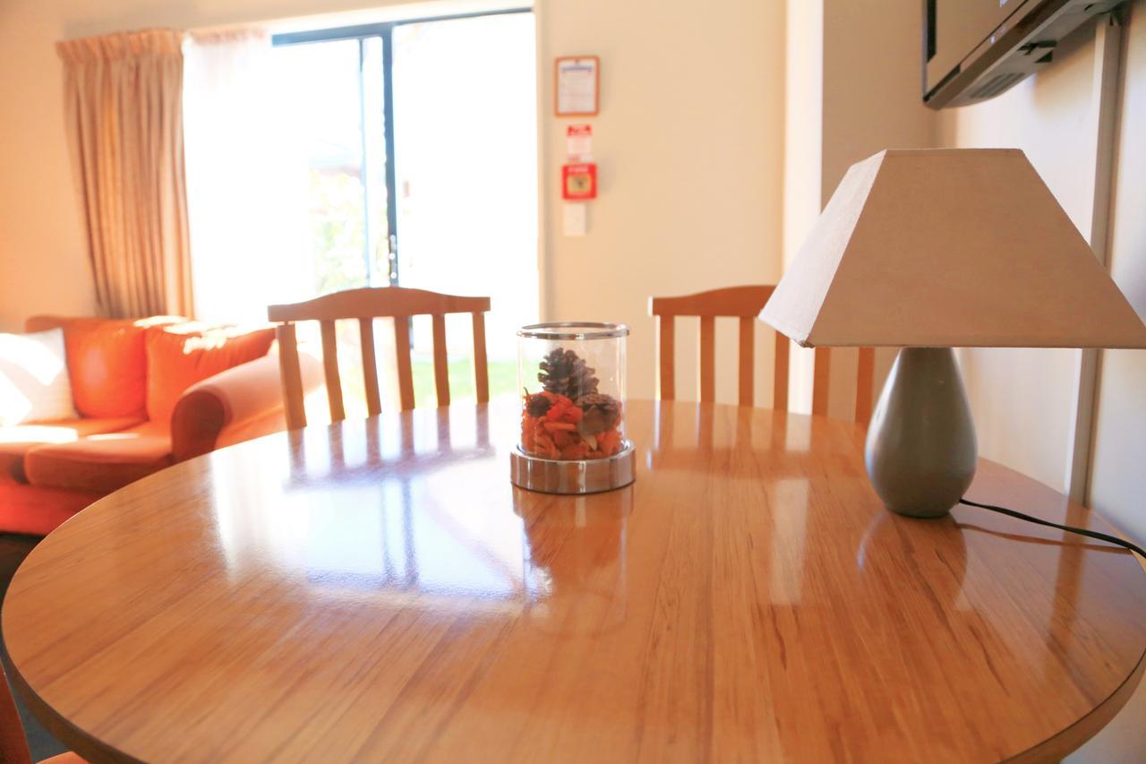 Bush Inn Court Motel Christchurch Bagian luar foto